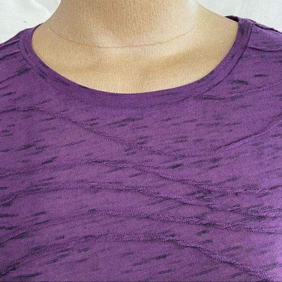 Vera Wang woman’s medium plum top - Picture 2 of 8